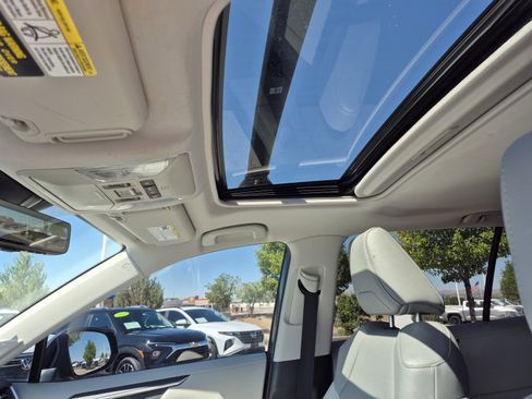 Used 2020 Toyota RAV4 XLE Premium AWD/4WD image 37