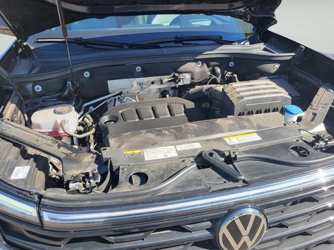 Used 2025 Volkswagen Atlas Cross Sport SEL AWD/4WD image 25