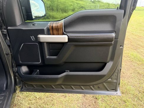 Used 2020 Ford F150 Lariat RWD image 27