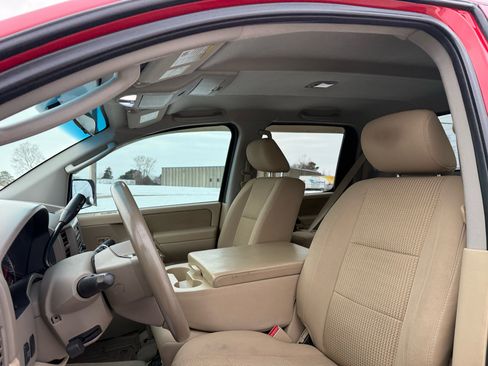 Used 2011 Nissan Titan SV image 17