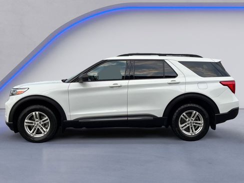 Used 2020 Ford Explorer XLT image 3