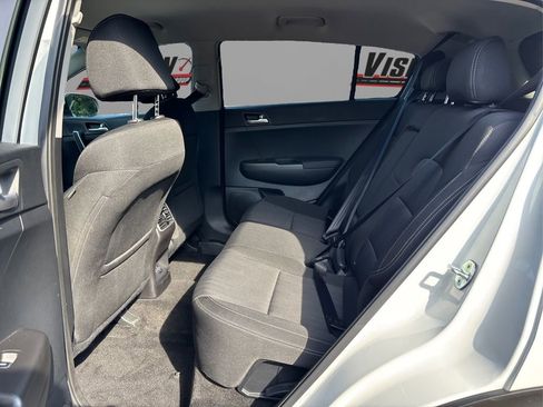 Used 2022 Kia Sportage LX image 10