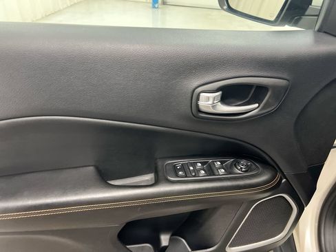Used 2018 Jeep Compass Limited AWD/4WD image 20