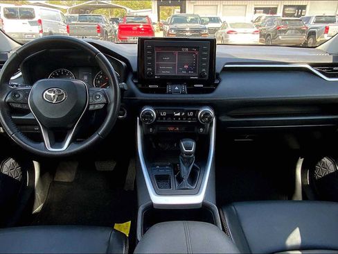 Used 2022 Toyota RAV4 XLE Premium FWD image 16