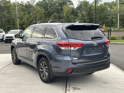 Used 2017 Toyota Highlander XLE w/ Protection Package #3 AWD/4WD image 4