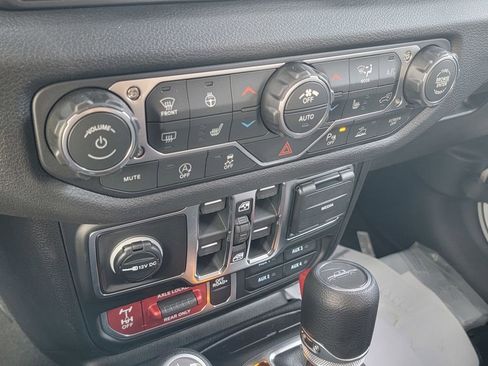 New 2026 Jeep Gladiator Willys image 17