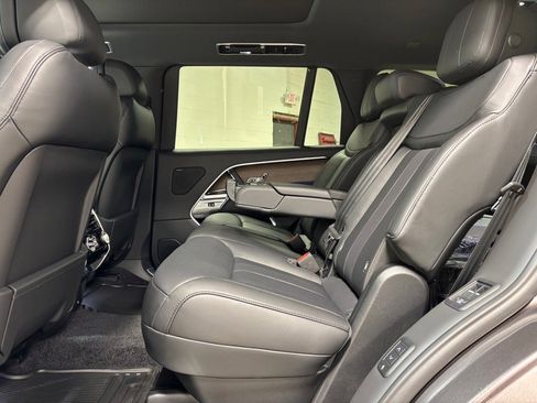 New 2025 Land Rover Range Rover Long Wheelbase SE image 27