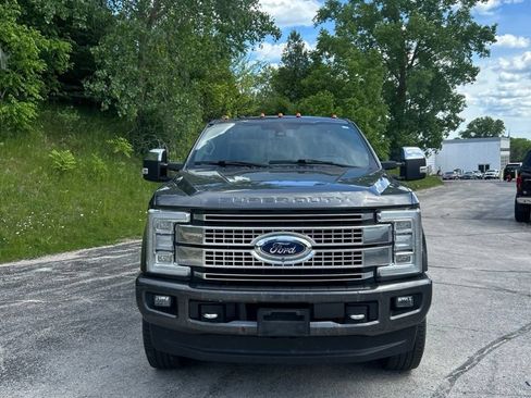 Used 2017 Ford F250 Platinum w/ Platinum Ultimate Package AWD/4WD image 2