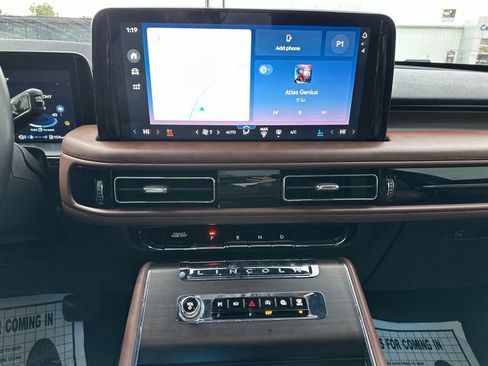 Used 2025 Lincoln Aviator Reserve w/ Equipment Group 201A AWD/4WD image 33