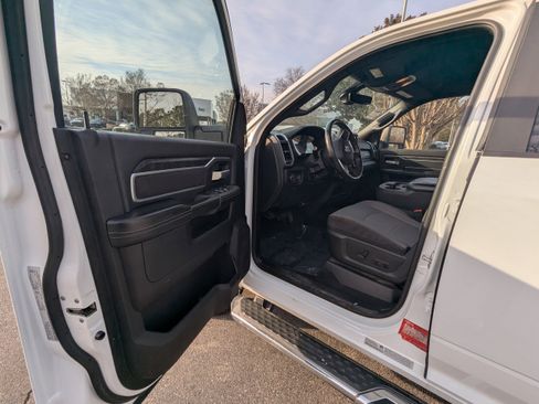 Used 2024 RAM 3500 Big Horn image 8