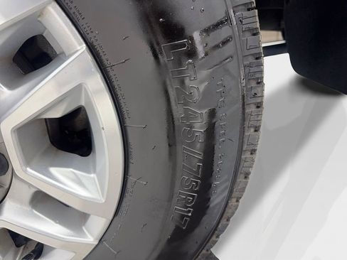 Used 2024 Chevrolet Silverado 2500 LT image 88