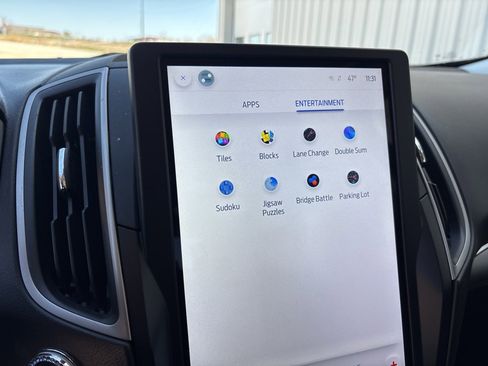 Used 2022 Ford Edge SEL w/ Sport Appearance Package image 32