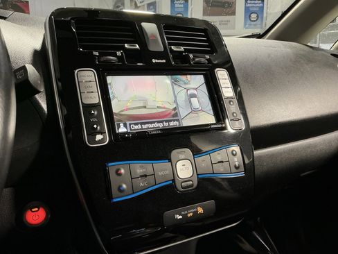 Used 2016 Nissan Leaf SL w/ Premium Package image 27