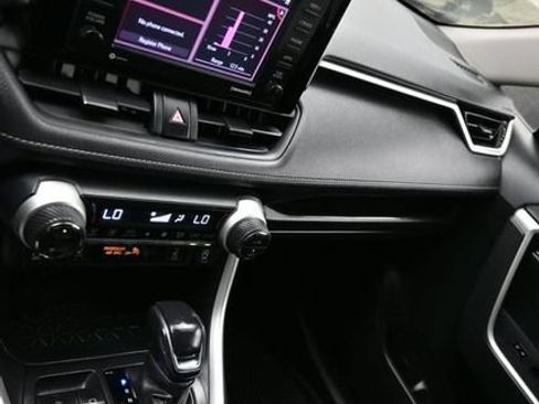 Used 2021 Toyota RAV4 XLE w/ Convenience Package AWD/4WD image 19