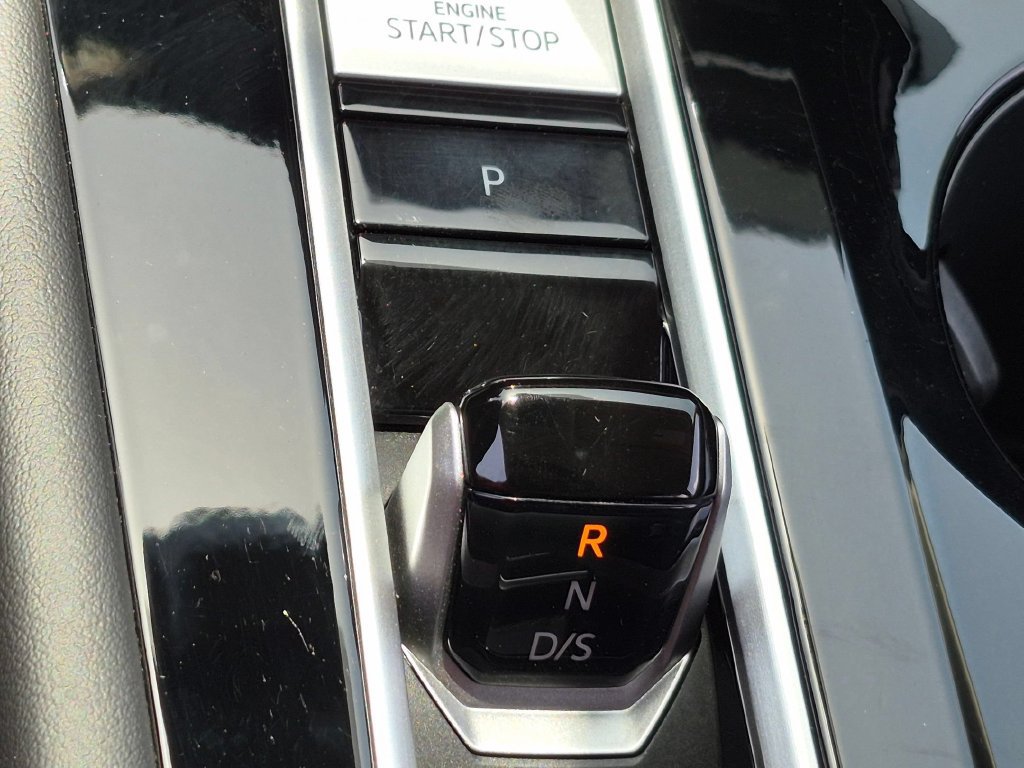 Used 2025 Volkswagen Atlas SE AWD/4WD image 19