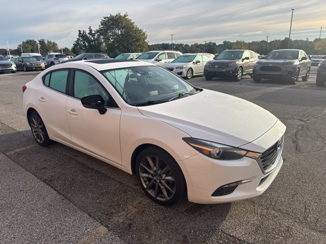 Used 2018 MAZDA MAZDA3 Grand Touring FWD image 2