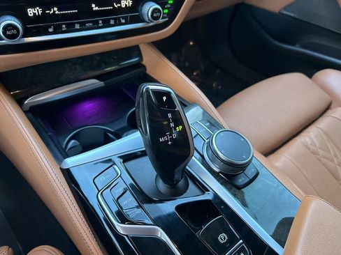 Used 2023 BMW 540i w/ M Sport Package image 8