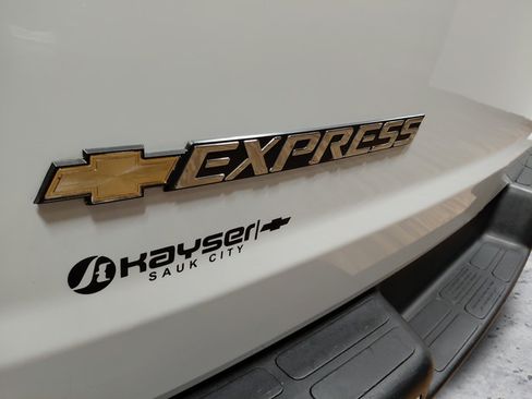 Used 2025 Chevrolet Express 2500 w/ Driver Convenience Package RWD image 12