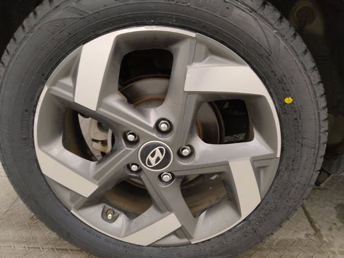 Used 2023 Hyundai Venue SEL FWD image 31