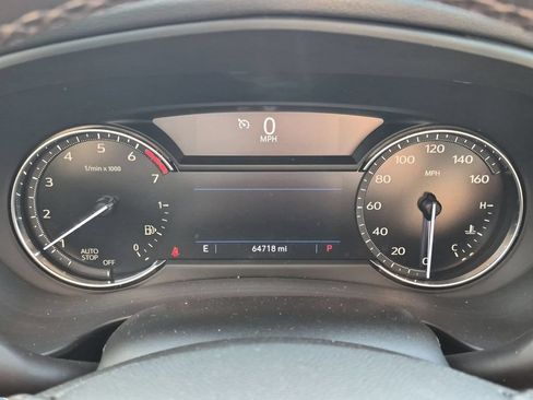 Used 2019 Cadillac XT4 Luxury w/ Cold Weather Package FWD image 11