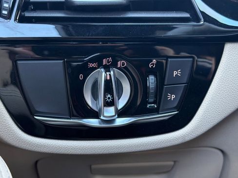 Used 2023 BMW 530i w/ Premium Package image 37