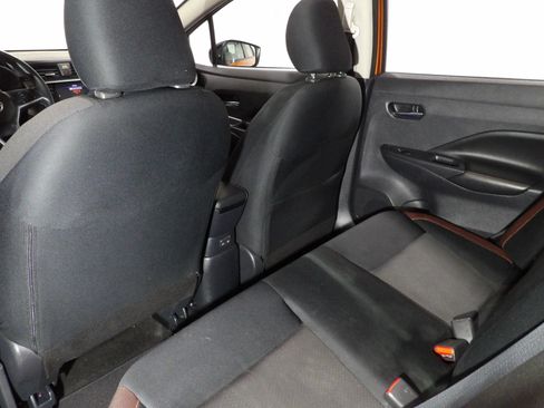 Used 2022 Nissan Versa SR FWD image 12