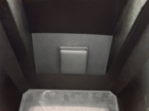 Used 2023 GMC Canyon Denali image 38