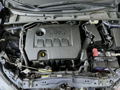 Used 2019 Toyota Corolla LE w/ Carpet Mat Package (TMS) FWD image 30