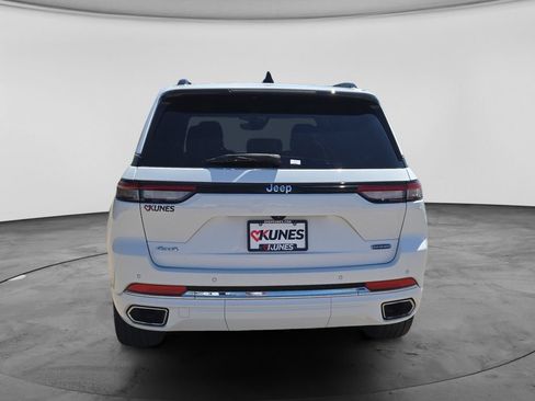 Used 2023 Jeep Grand Cherokee Overland AWD/4WD image 9