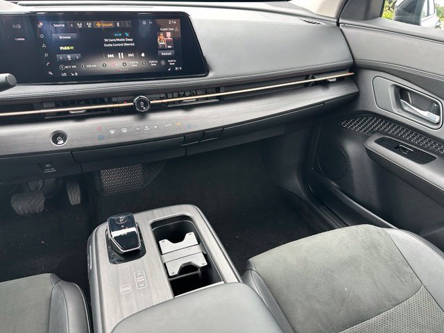 Used 2024 Nissan Ariya AWD image 15