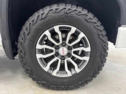 Used 2021 GMC Sierra 1500 AT4 w/ AT4 Premium Package AWD/4WD image 37