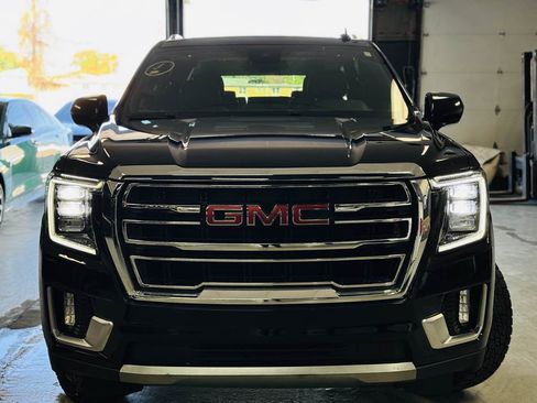Used 2023 GMC Yukon XL SLT AWD/4WD image 11
