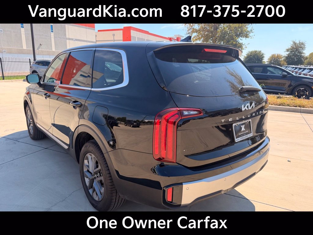 Certified 2025 Kia Telluride LX FWD image 2