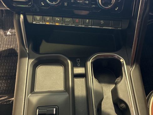 Used 2024 GMC Sierra 3500 Denali Ultimate AWD/4WD image 26