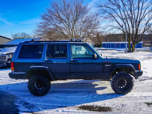 Used 1997 Jeep Cherokee Sport image 2