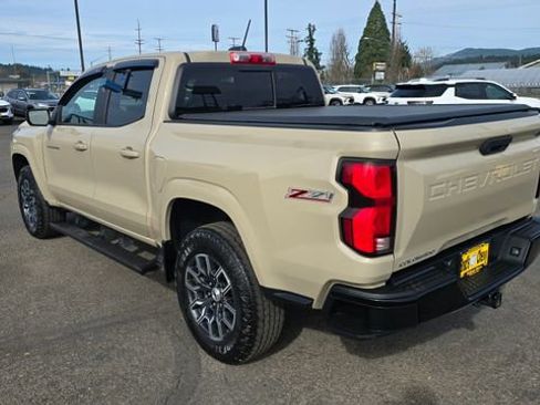 Used 2023 Chevrolet Colorado Z71 w/ Z71 Convenience Package 2 image 6