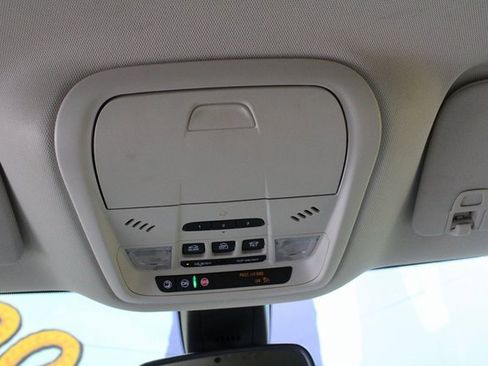 Used 2023 Buick Enclave Essence image 14