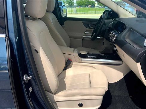 Used 2021 Mercedes-Benz GLA 250 w/ Premium Package image 9