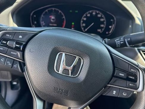 Used 2018 Honda Accord LX image 4