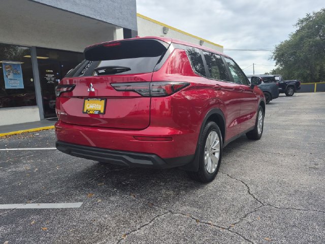 Used 2025 Mitsubishi Outlander ES FWD image 5