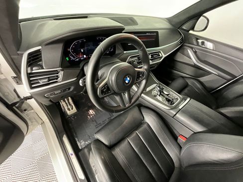 Used 2021 BMW X7 xDrive40i w/ M Sport Package image 15