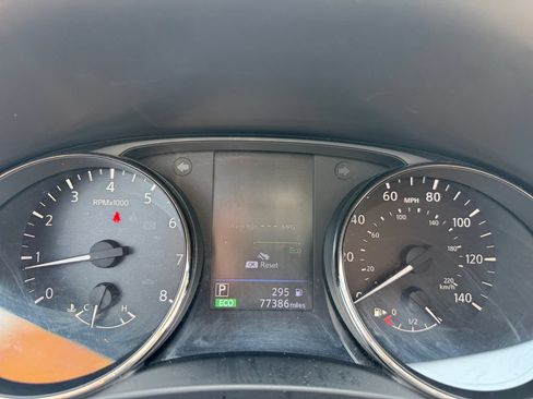 Used 2020 Nissan Rogue SV AWD/4WD image 10