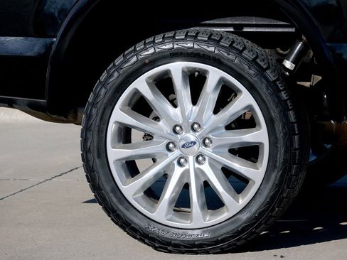 Used 2019 Ford F150 Limited w/ Trailer Tow Package image 18