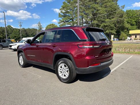 Used 2024 Jeep Grand Cherokee Laredo w/ Luxury Tech Group I AWD/4WD image 7