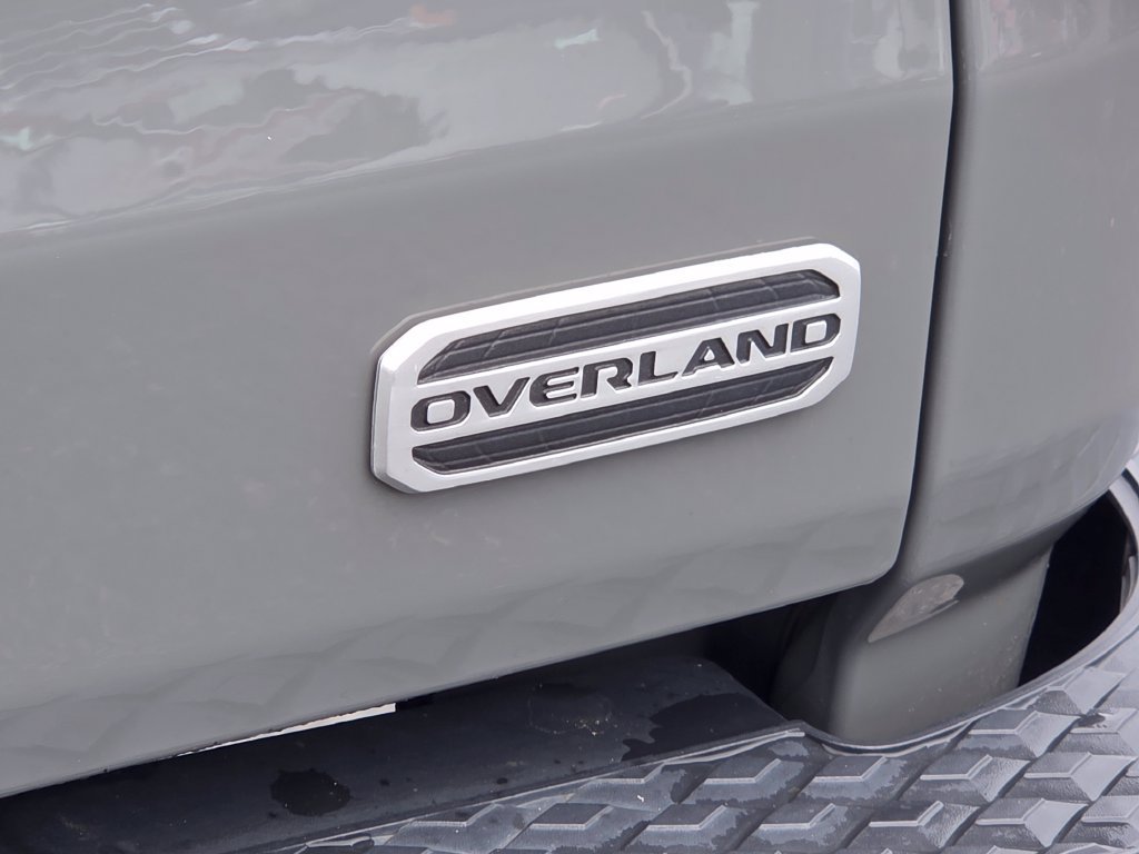 Used 2022 Jeep Gladiator Overland w/ LED Lighting Group AWD/4WD image 5