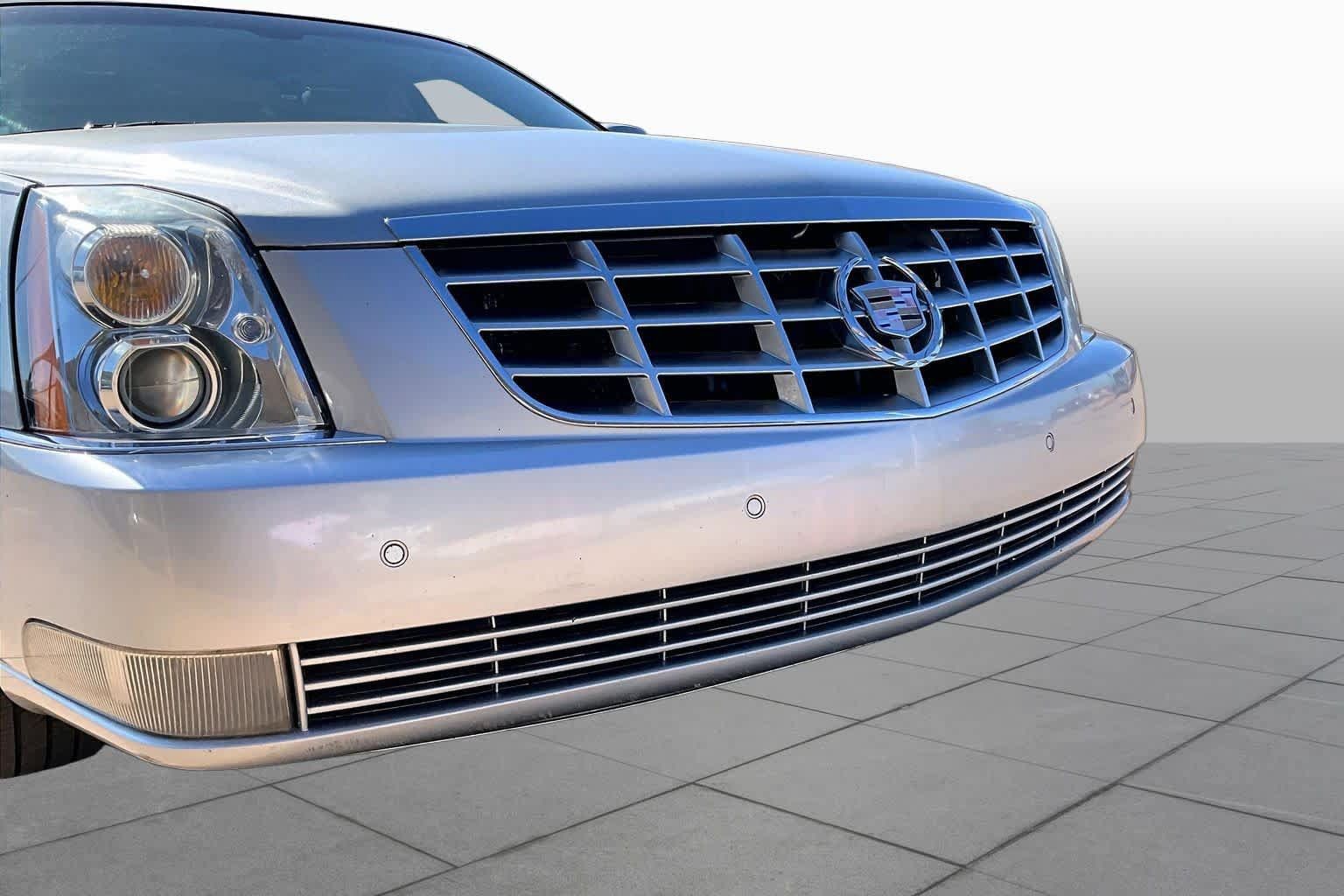 Used 2011 Cadillac DTS Luxury FWD image 27