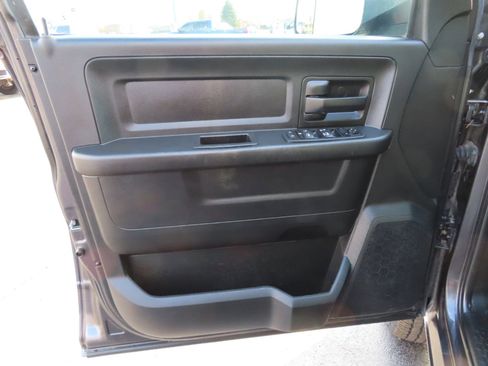 Used 2018 RAM 2500 Tradesman w/ Chrome Appearance Group image 26