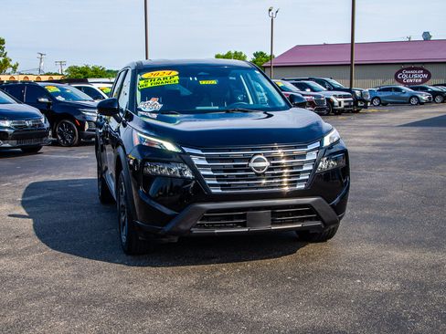 Used 2024 Nissan Rogue SV FWD image 10
