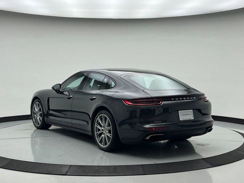 Used 2019 Porsche Panamera 4 image 3