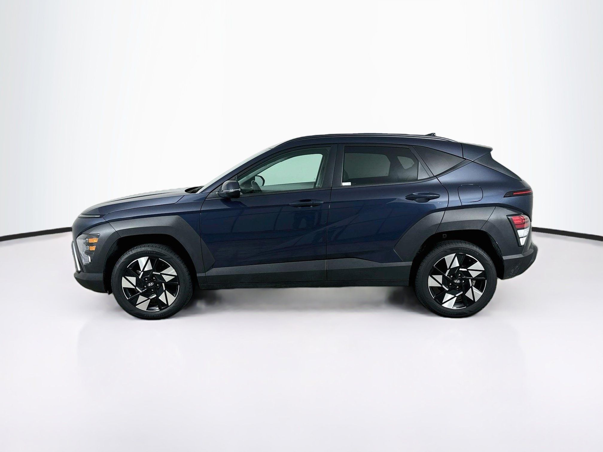 Used 2025 Hyundai Kona SEL AWD/4WD image 4